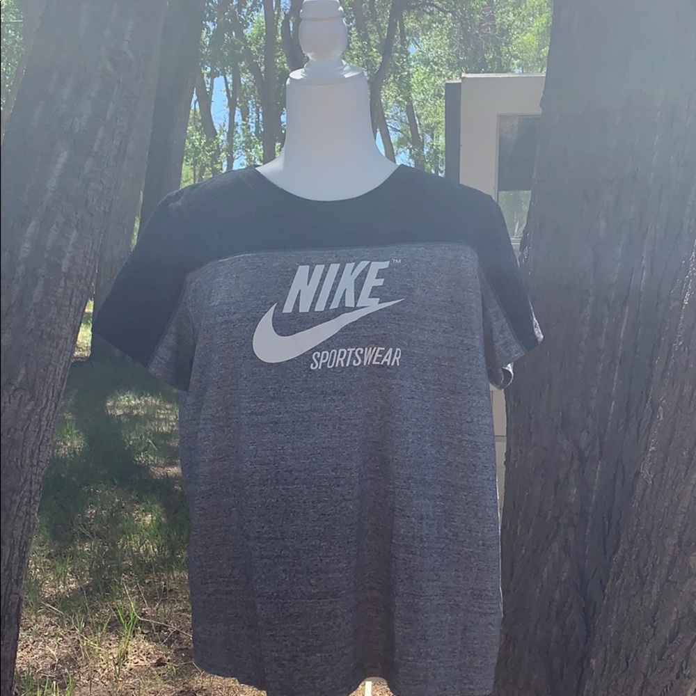 Nike tee shirt